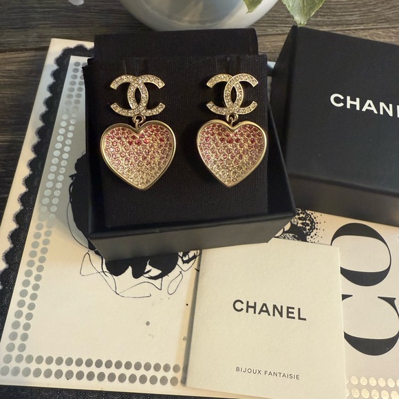 Chanel 2023 Gold Crystal CC and Pink Heart Dangle Statement Earrings - Picture 1 of 10
